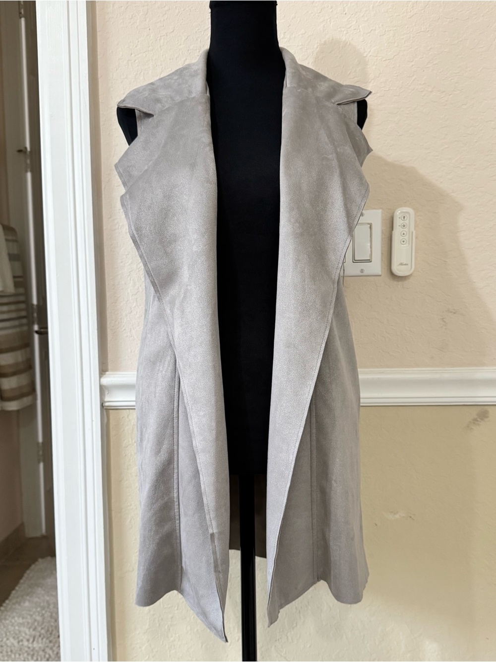 NWT Light Gray Faux Suede Sleeveless Longline Trench Vest - Picture 3 of 10